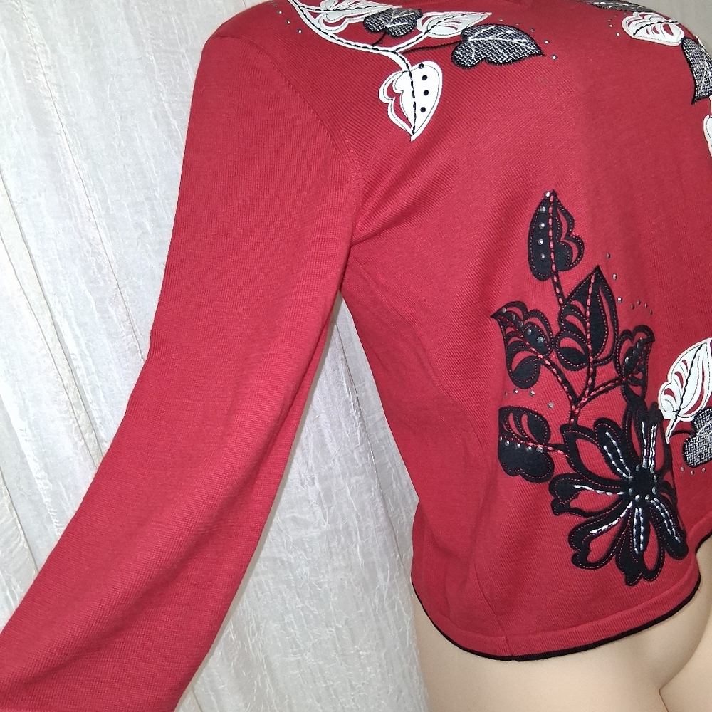 Alfred Dunner Women's Red Sweater with Black and White Details SZ PM 60%cotton. - Picture 6 of 16